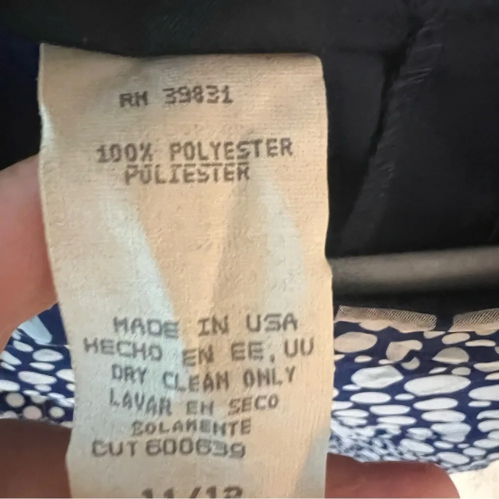 Blue and white polka dot sleeveless shift dress. - Picture 4 of 5